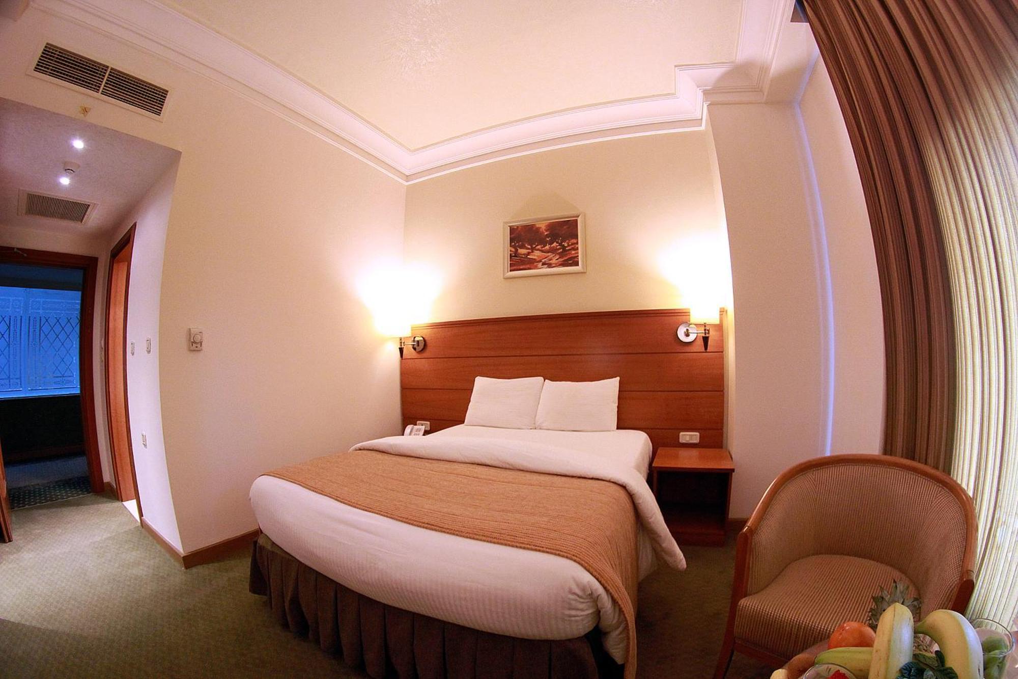 Sadeen Hotel