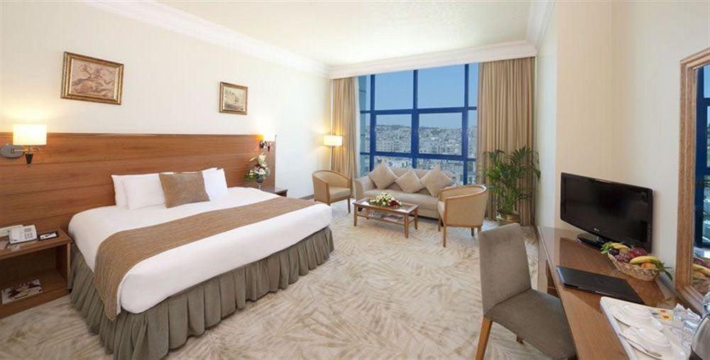 Sadeen Hotel 4*