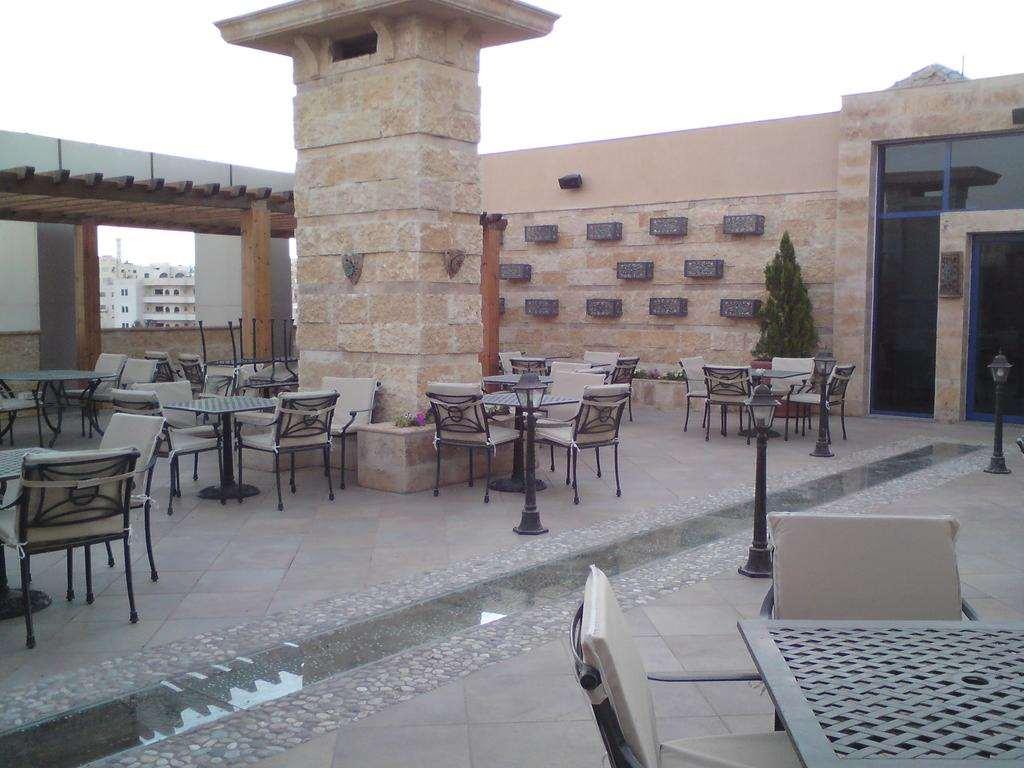 Sadeen Hotel 4*
